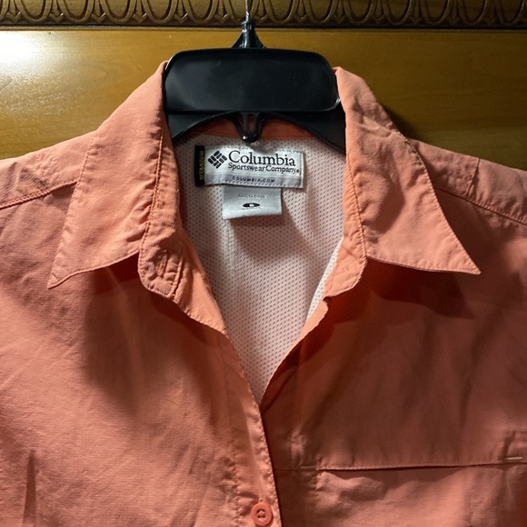 Columbia Salmon Colored Titanium Sports Shirt Size Small - Picture 2 of 9